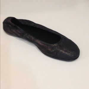 Flexx Reptile Metallic Print Ballet Style Flat